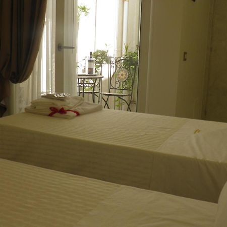 Bed and Breakfast La Dimora Di Re Idomeneo Lecce Exterior foto
