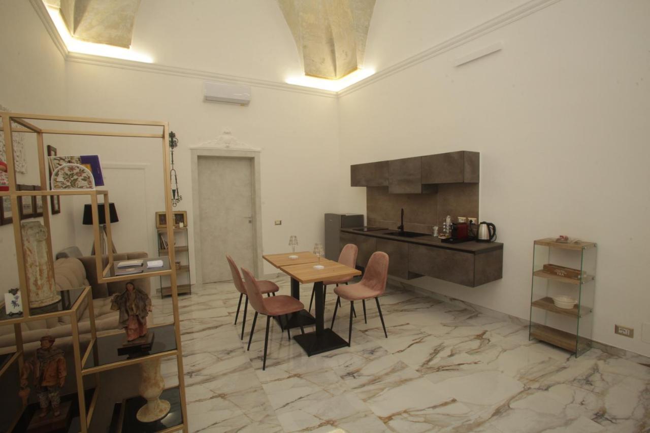 Bed and Breakfast La Dimora Di Re Idomeneo Lecce Exterior foto