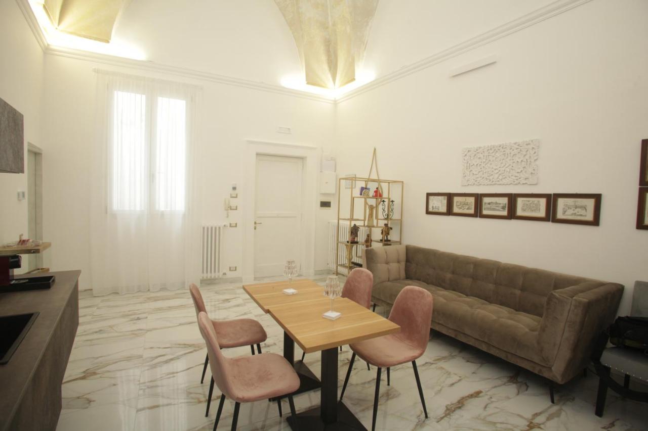 Bed and Breakfast La Dimora Di Re Idomeneo Lecce Exterior foto