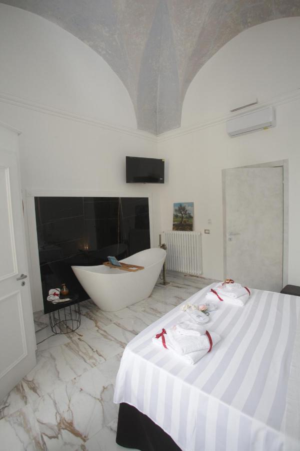 Bed and Breakfast La Dimora Di Re Idomeneo Lecce Exterior foto