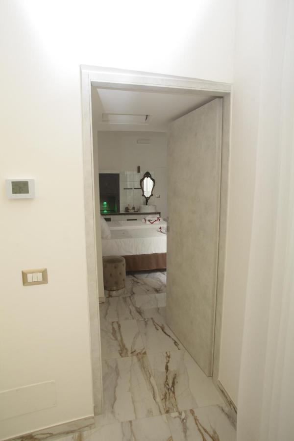 Bed and Breakfast La Dimora Di Re Idomeneo Lecce Exterior foto
