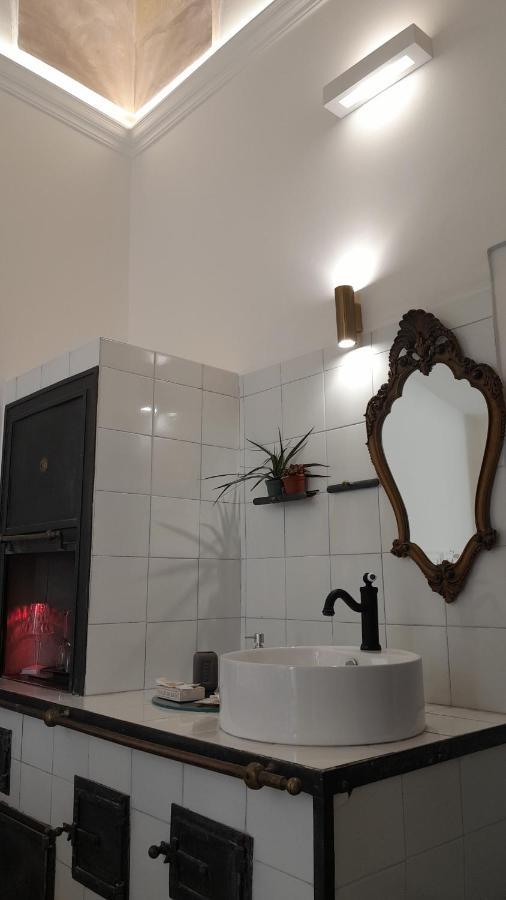 Bed and Breakfast La Dimora Di Re Idomeneo Lecce Exterior foto
