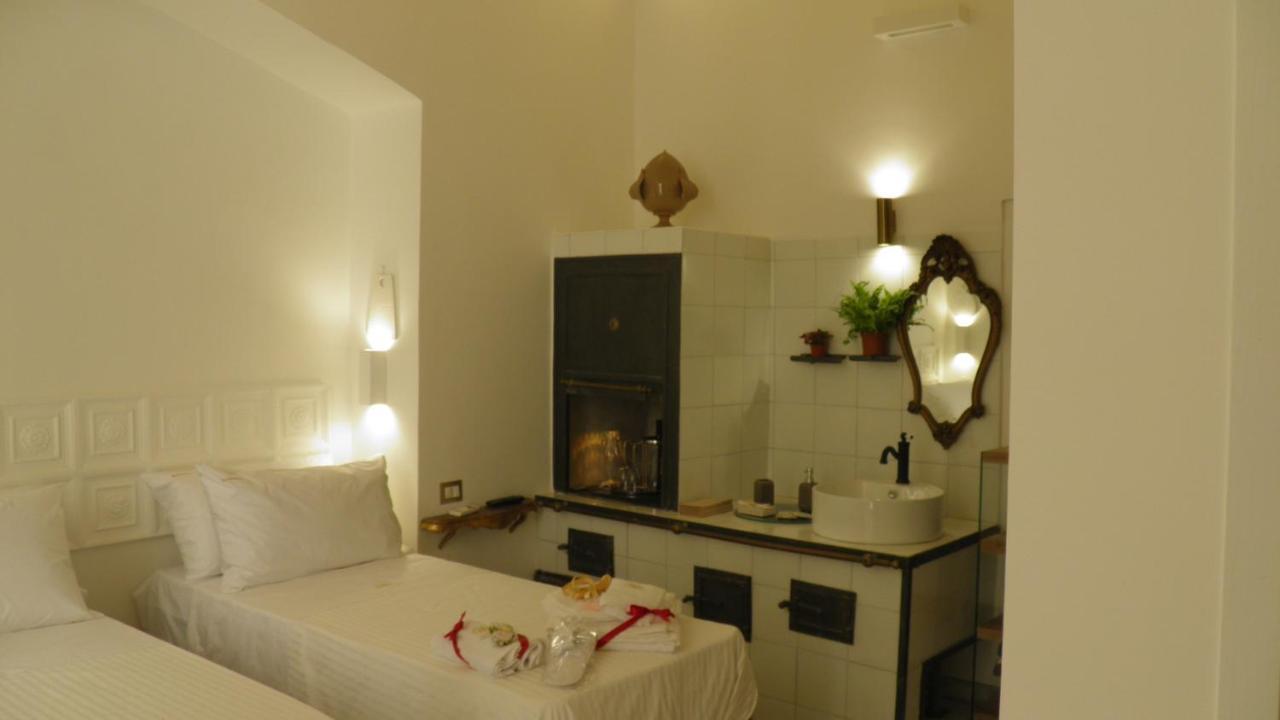 Bed and Breakfast La Dimora Di Re Idomeneo Lecce Exterior foto