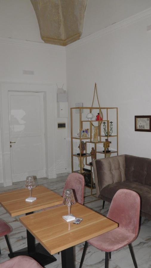 Bed and Breakfast La Dimora Di Re Idomeneo Lecce Exterior foto