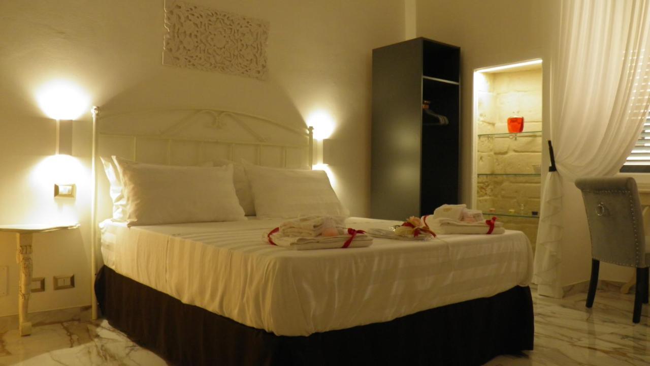 Bed and Breakfast La Dimora Di Re Idomeneo Lecce Exterior foto