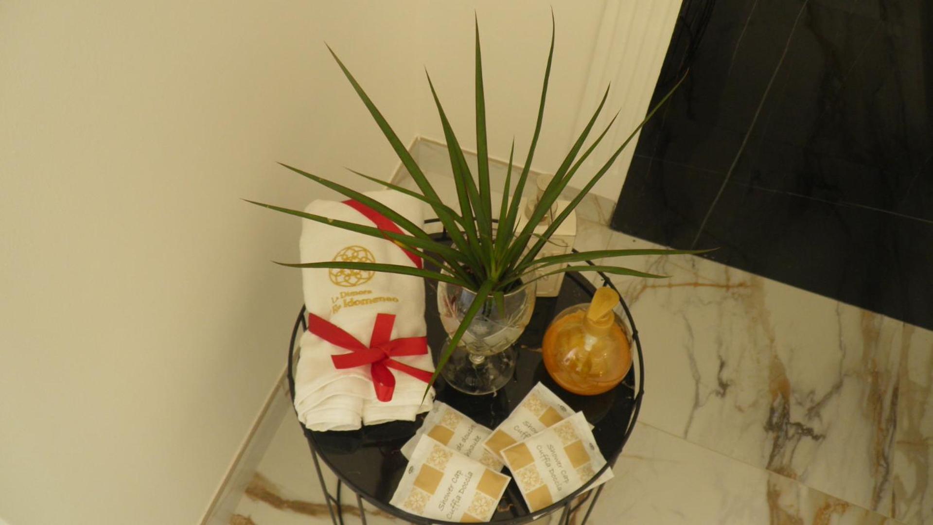 Bed and Breakfast La Dimora Di Re Idomeneo Lecce Exterior foto