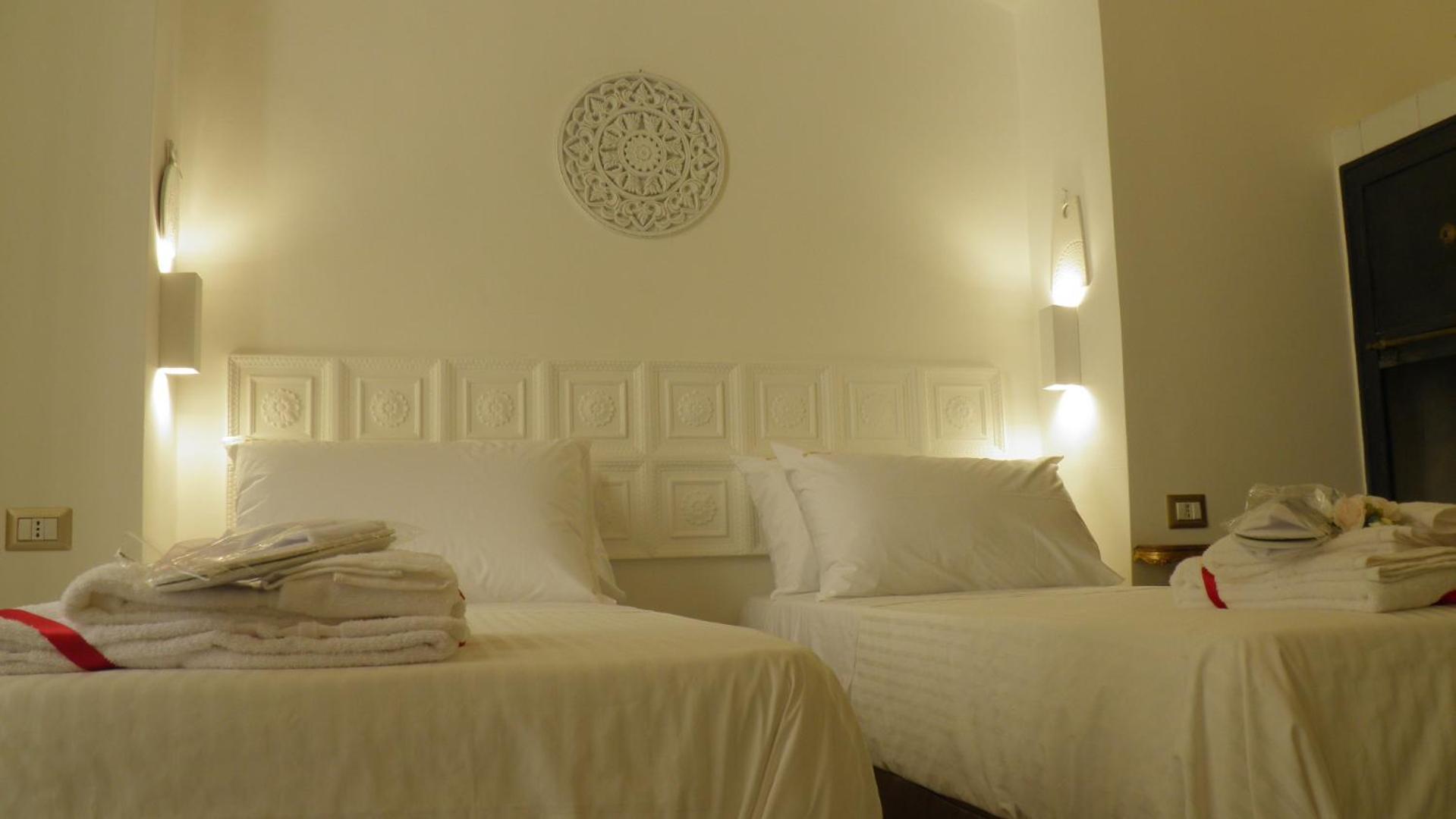 Bed and Breakfast La Dimora Di Re Idomeneo Lecce Exterior foto