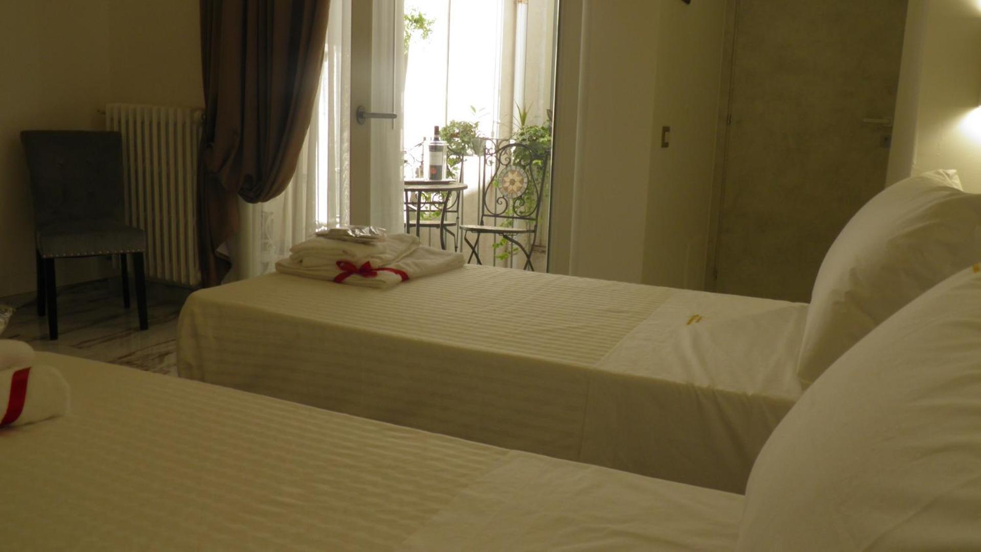 Bed and Breakfast La Dimora Di Re Idomeneo Lecce Exterior foto
