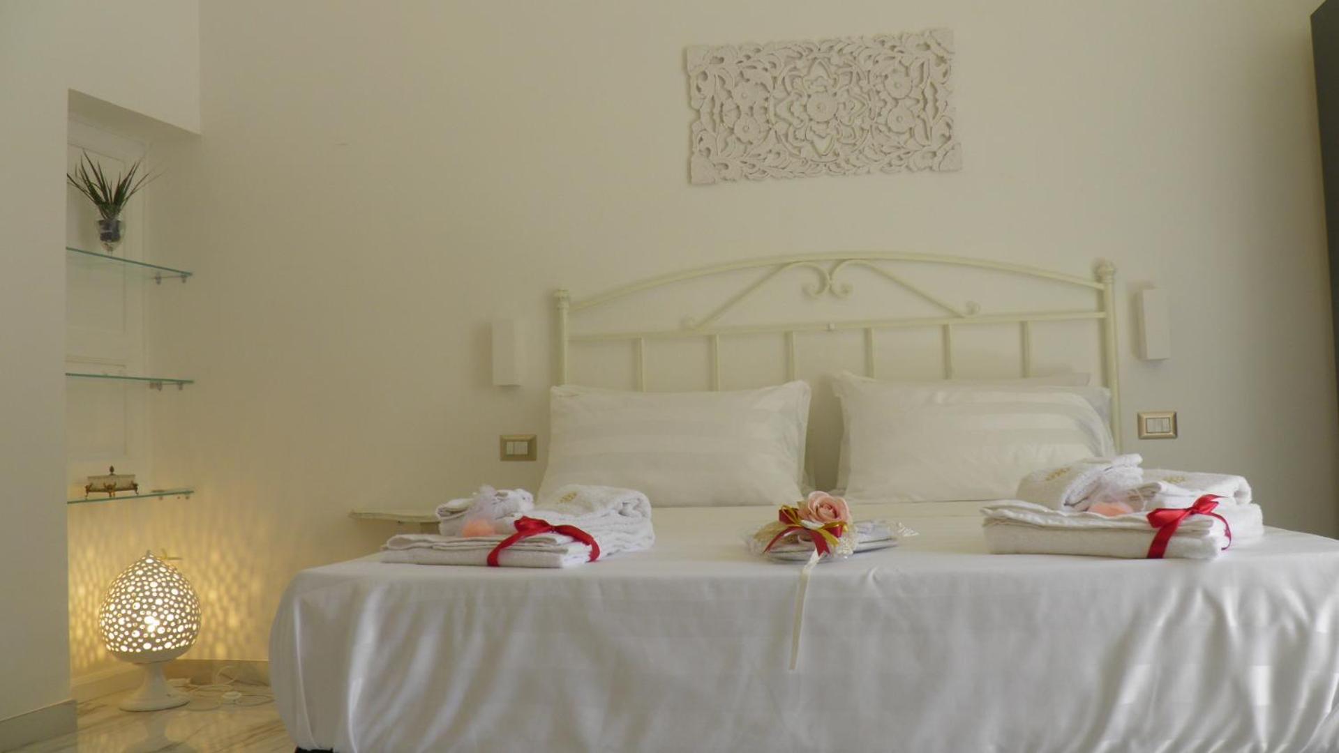 Bed and Breakfast La Dimora Di Re Idomeneo Lecce Exterior foto