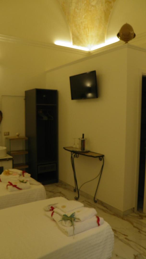 Bed and Breakfast La Dimora Di Re Idomeneo Lecce Exterior foto